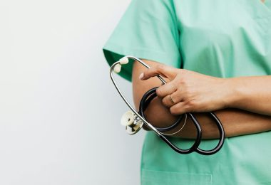 Medici, in Italia i professionisti tra i più anziani d'Europa