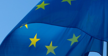 L'Ue dà l'ok alla deroga, ma richiama l'Italia su accise e salari