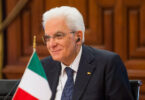 Mattarella contro i no vax- “Posizioni sconcertanti, la disinformazione mette a rischio la salute”
